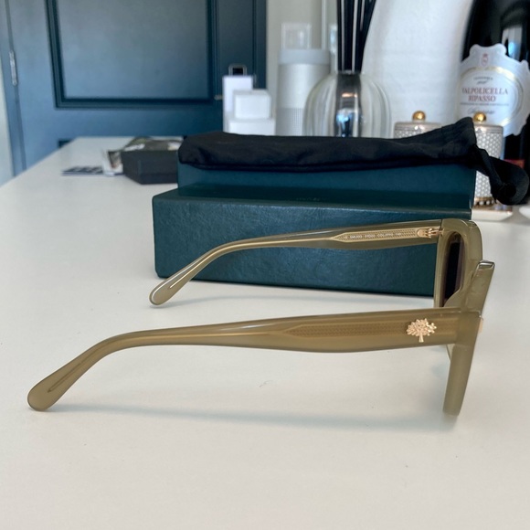 Mulberry Blondie Round Cat-eye Sunglasses in Dark Palm - Picture 15 of 16